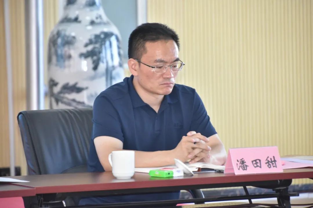 县长王丽一行莅临陵川一中调研高考备考工作